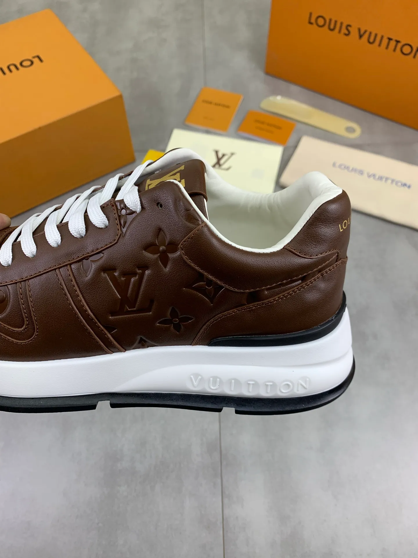 Factory price P820 💶 Top version [LOUIS VUITTON] counter series (original order) new style 🍀LV Louis Vuitton - top version LV classic high-top trendy shoes! Made of imported original craft calfskin, original breathable lining, and original wear-resistant, lightweight, high-end TPU outsole! High quality products! 3️⃣ colors available, size: men’s 39-44 (38 45 customized)